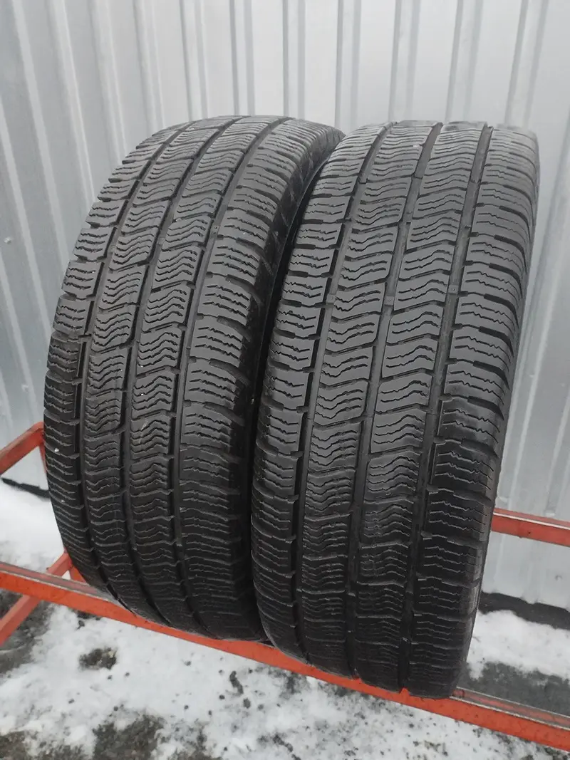 Пара б/у шин 235/65 R16C Barum Snovanis 3