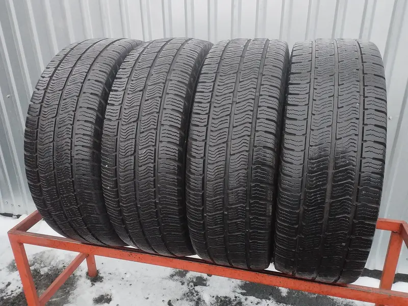 Комплект б/у шин 235/65 R16C Barum Snovanis 3