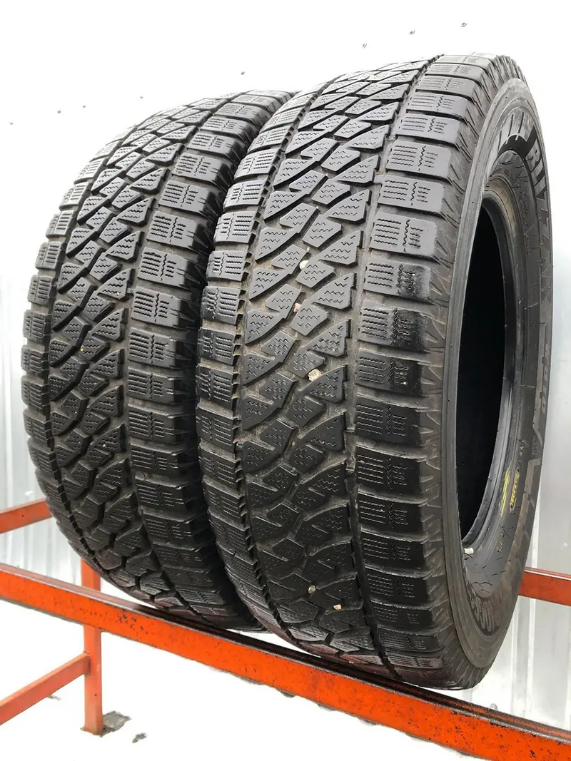 Пара б/у шин 235/65 R16C Bridgestone Blizzak W810