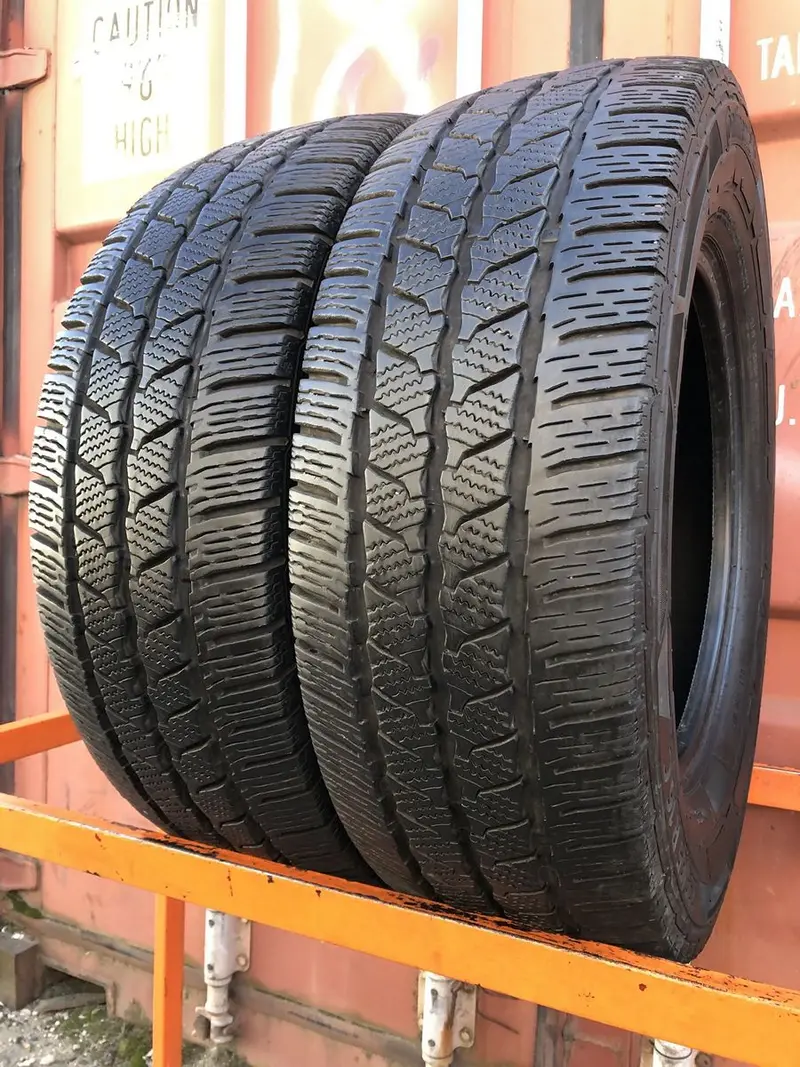 Пара б/у шин 235/65 R16C Continental VanContact Winter