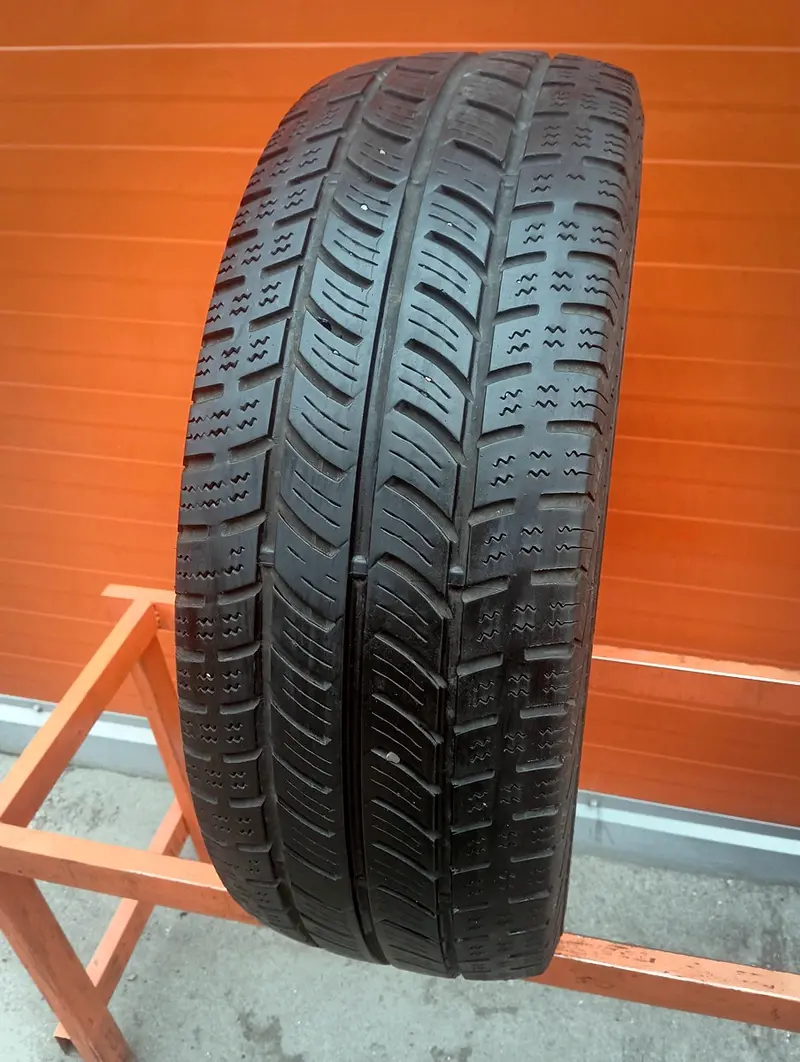 Б/у шина 235/65 R16C Continental VancoWinter 2, фото 1