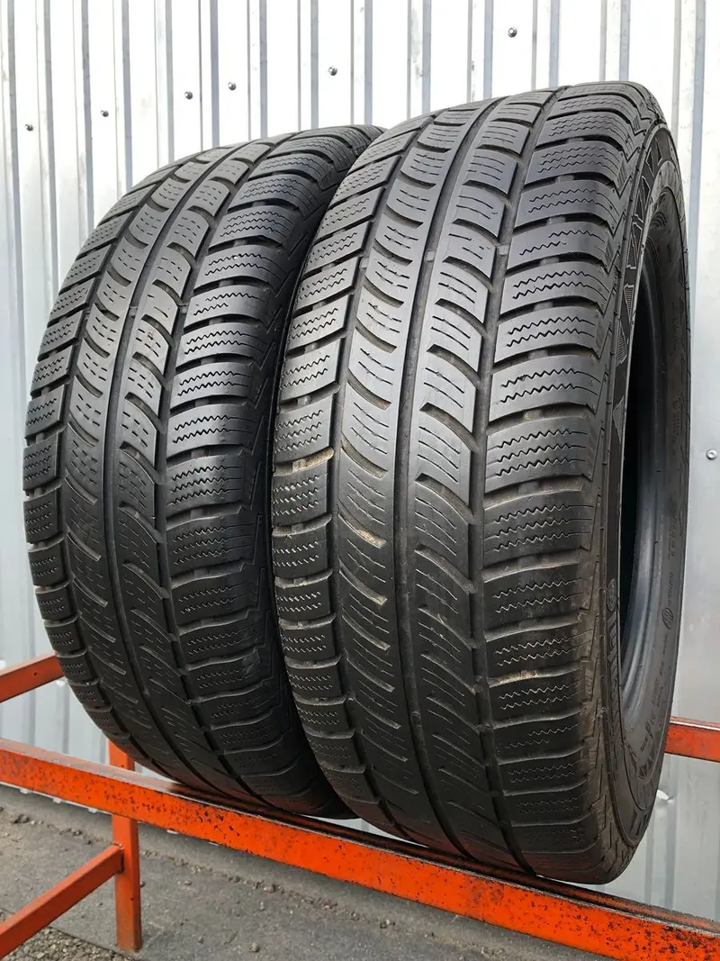 Пара б/у шин 235/65 R16C Continental VancoWinter 2