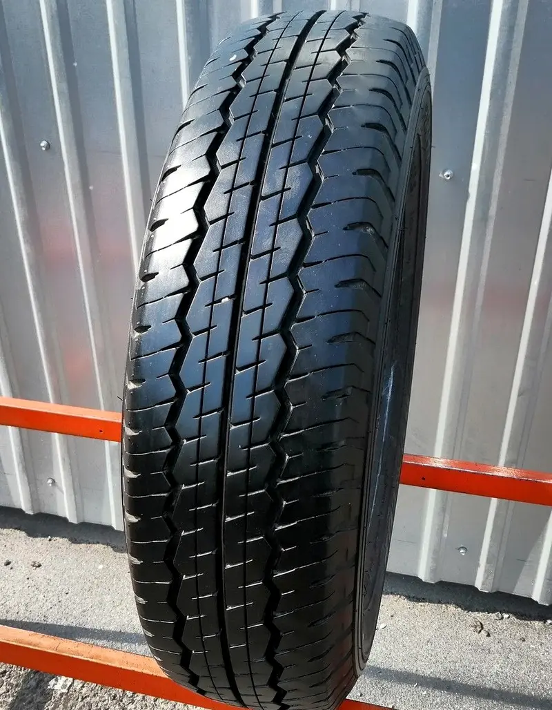 Б/у шина 235/65 R16C Dunlop SP LT 30