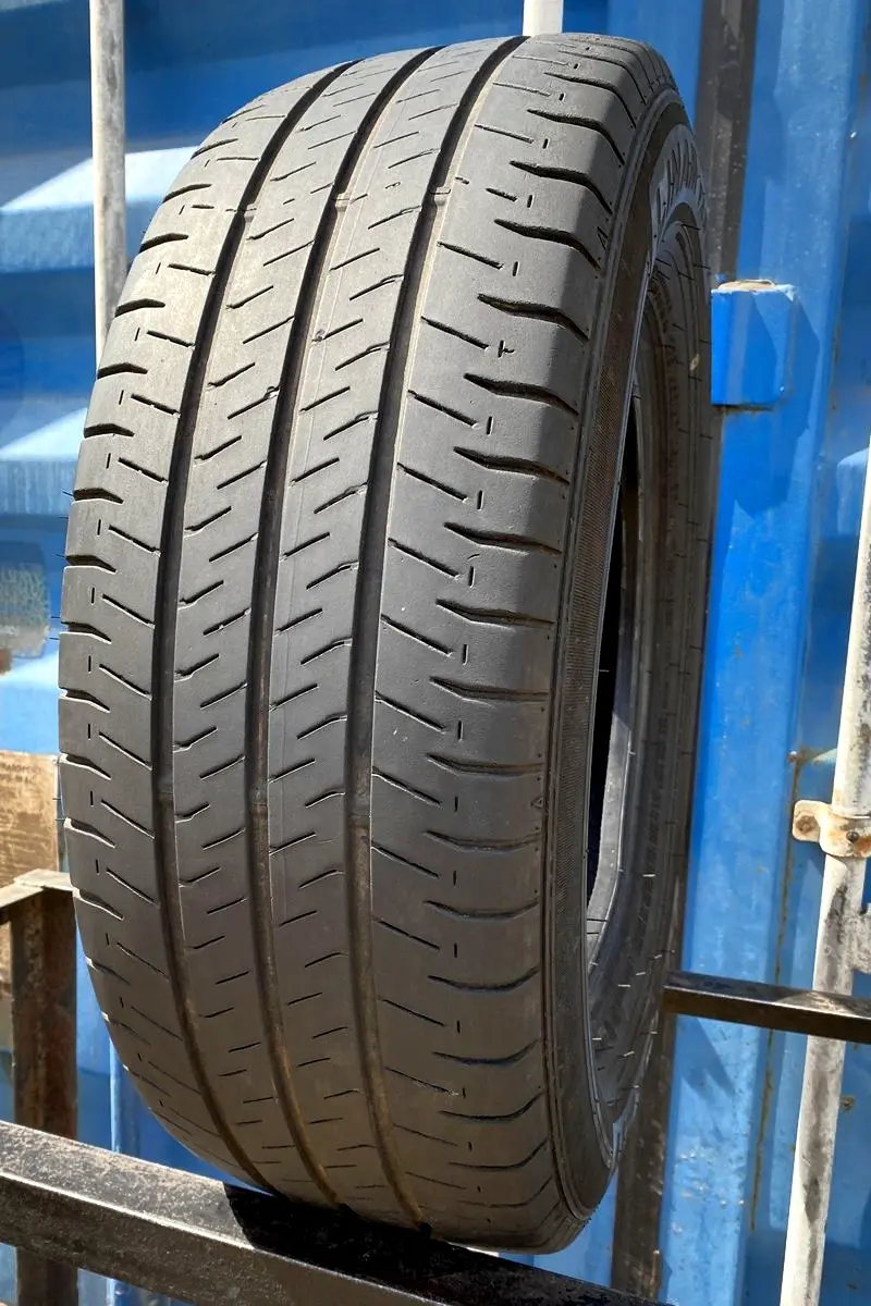 Б/у шина 235/65 R16C Falken Linam Van01 a