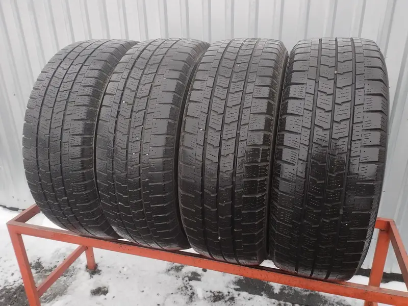 Комплект б/у шин 235/65 R16C Goodyear Cargo Ultra Grip 2