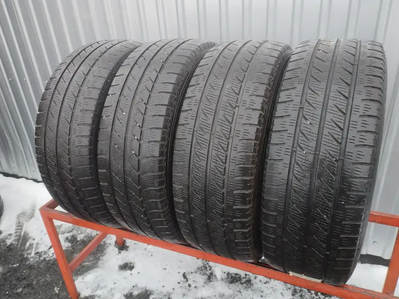 Комплект б/у шин 235/65 R16C Goodyear Vector 4Seasons Cargo