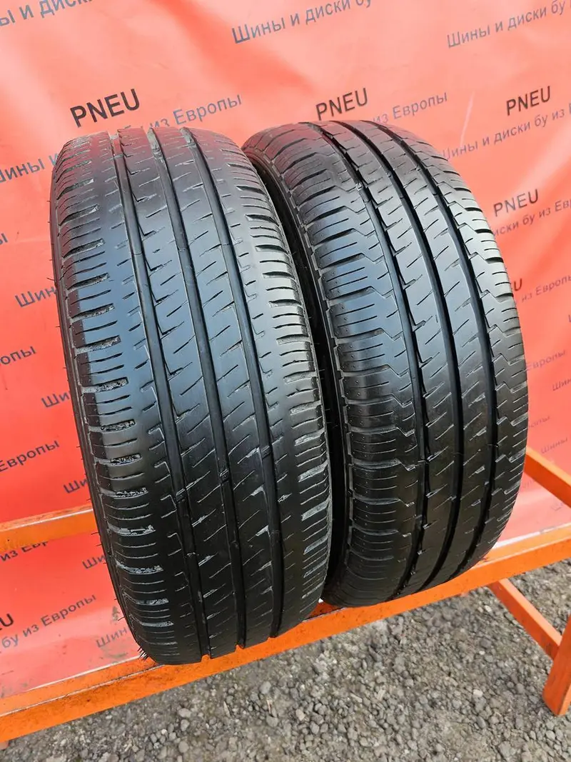 Пара б/у шин 235/65 R16C Hankook Vantra LT RA18