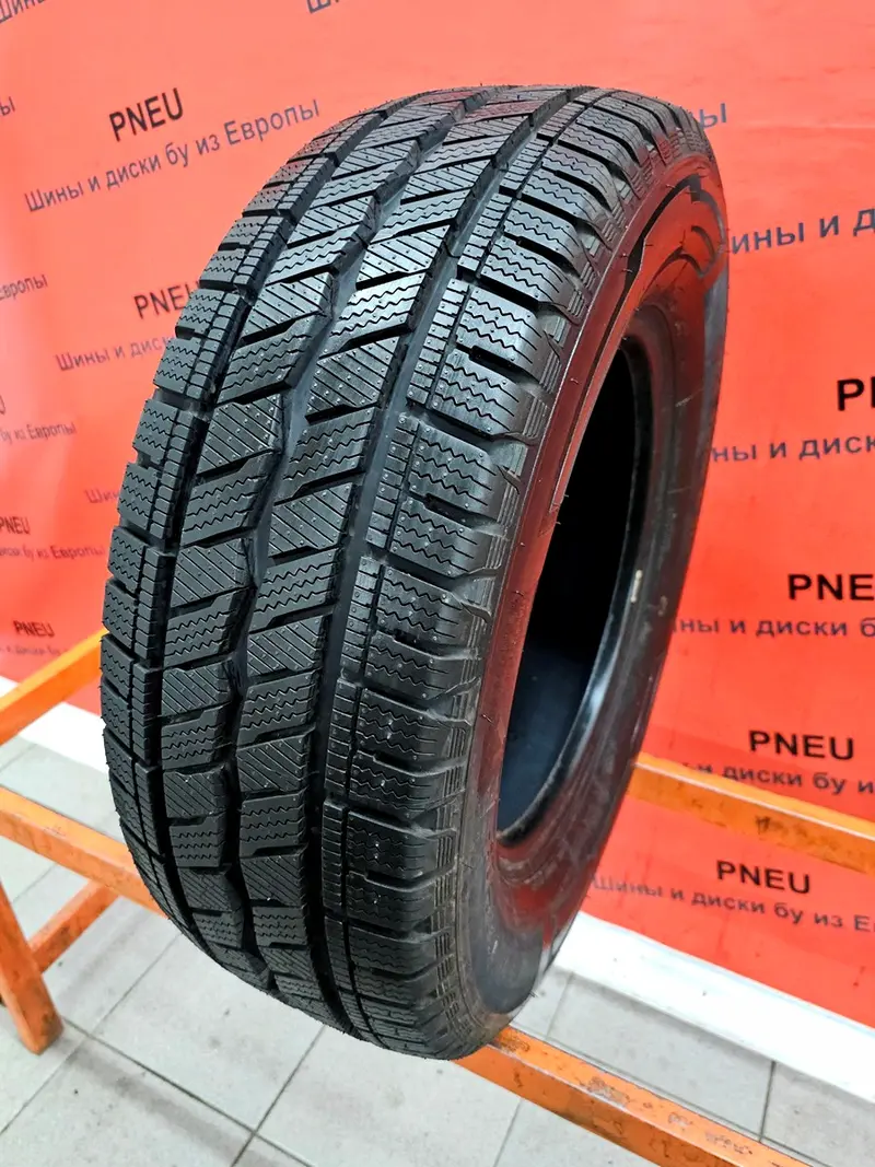 Б/у шина 235/65 R16C Hankook Winter i Cept LV RW12, фото 1