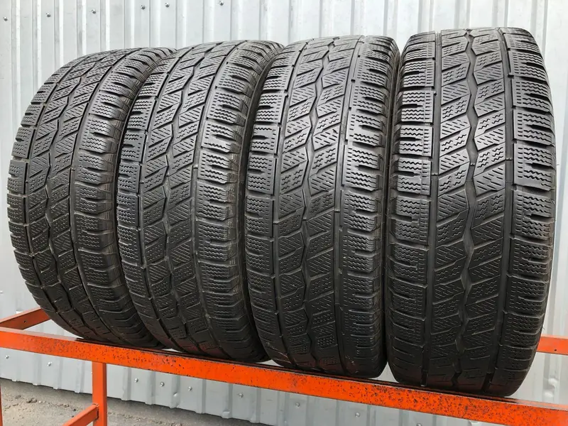 Комплект б/у шин 235/65 R16C Hankook Winter i Cept LV RW12