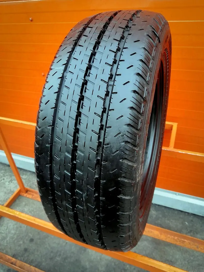 Б/у шина 235/65 R16C Nokian Hakka C Cargo