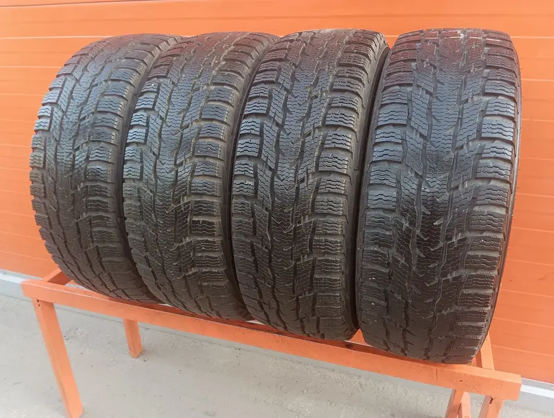 Комплект б/у шин 235/65 R16C Nokian WR C3