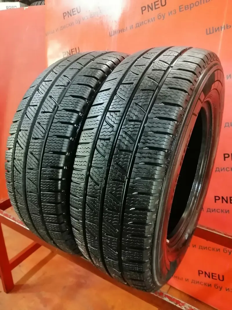 Пара б/у шин 235/65 R16C Pirelli Carrier Winter