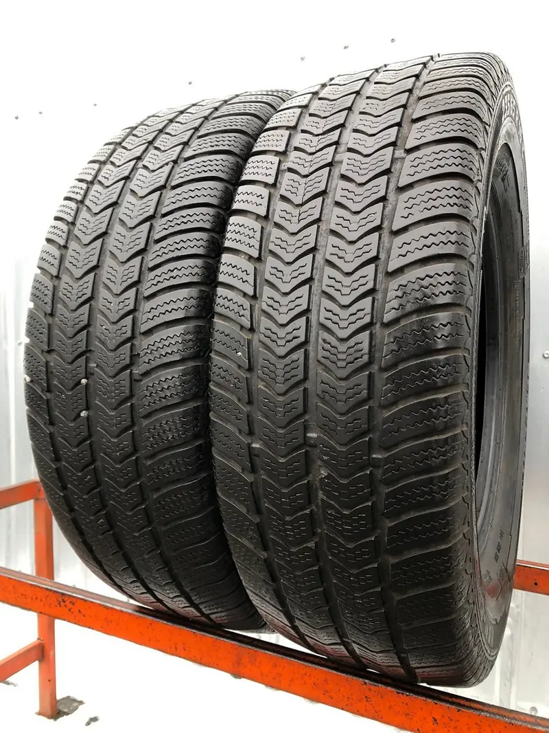 Пара б/у шин 235/65 R16C Semperit Van-Grip 2