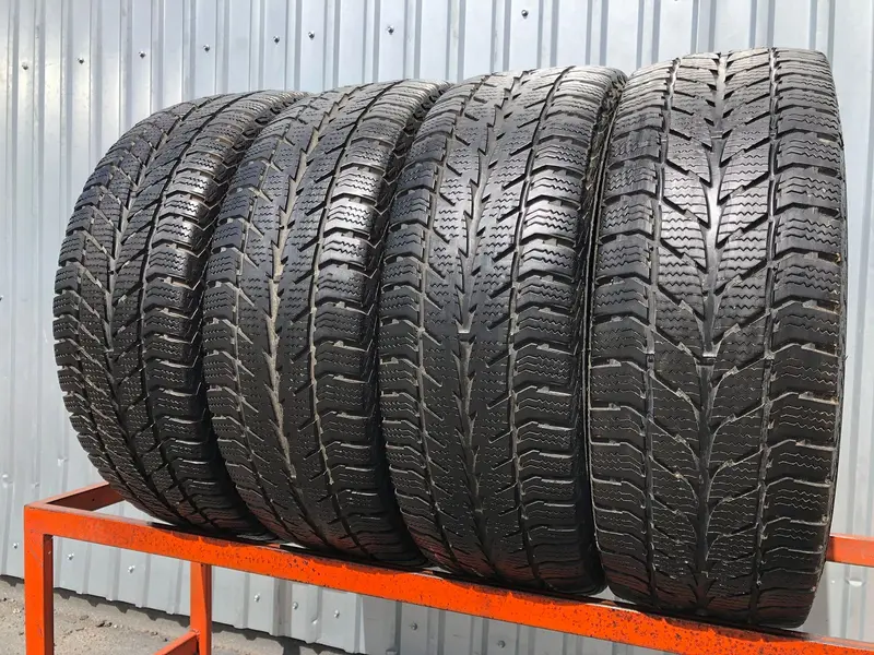 Комплект б/у шин 235/65 R16C Uniroyal Snow Max 2