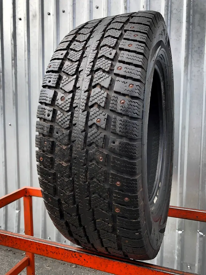 Б/у шина 235/65 R16C Viatti Vettore Inverno V-524