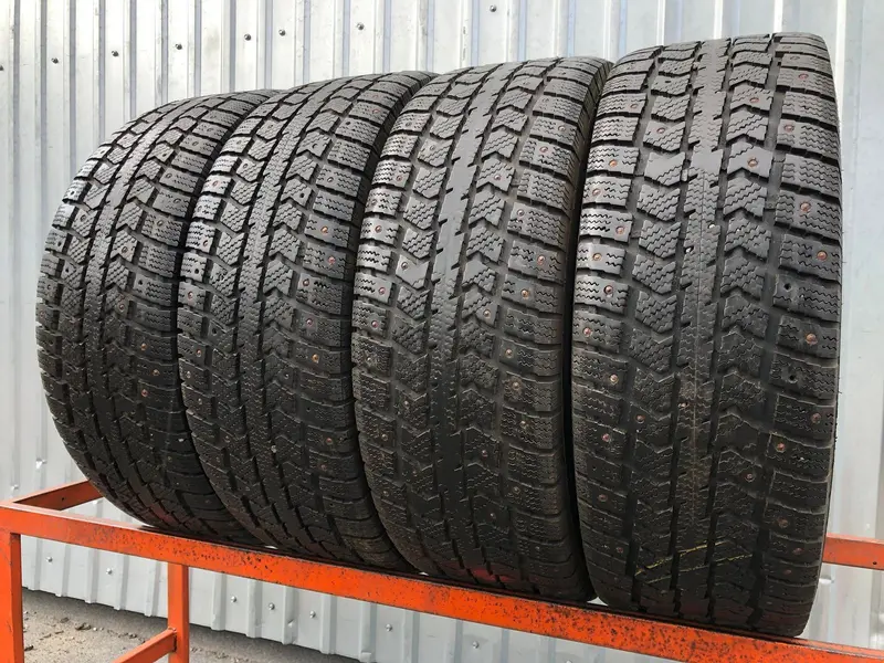 Комплект б/у шин 235/65 R16C Viatti Vettore Inverno V-524