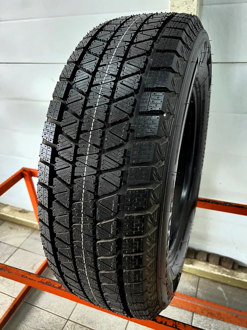 Новая шина 235/65 R17 Bridgestone Blizzak DM-V3, фото 1