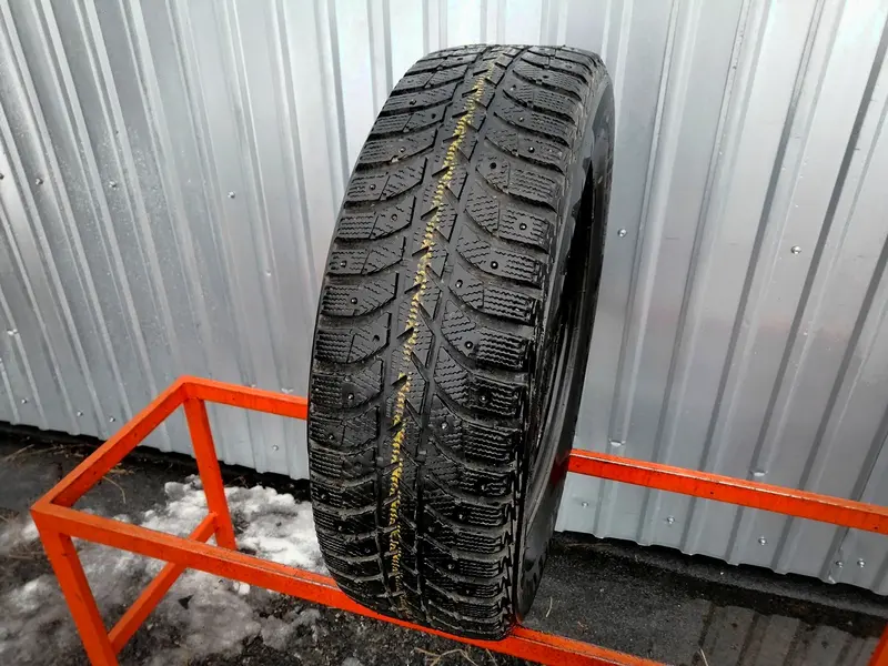 Б/у шина 235/65 R17 Bridgestone Ice Cruiser 5000