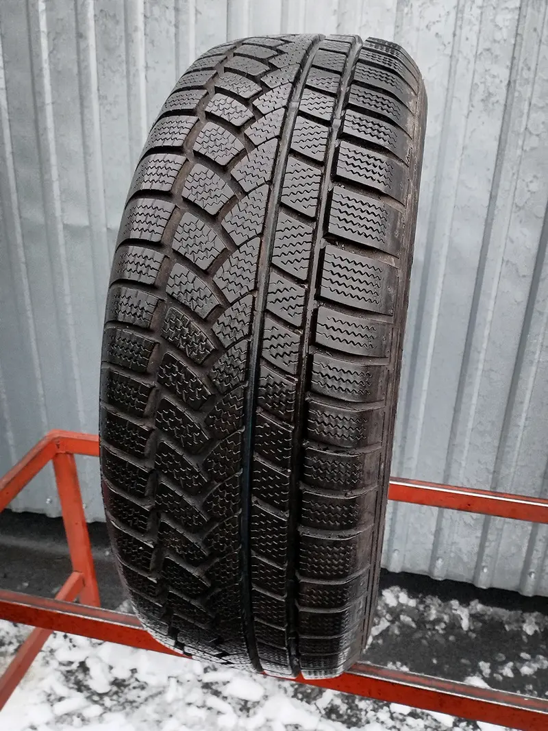 Б/у шина 235/65 R17 Continental Conti4х4WinterContact