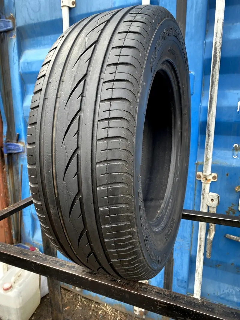 Б/у шина 235/65 R17 Continental ContiCrossContact UHP