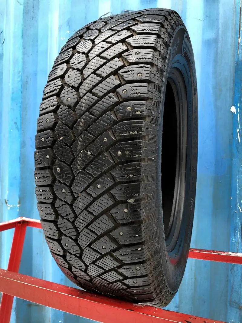 Б/у шина 235/65 R17 Continental ContiIceContact 4x4, фото 1