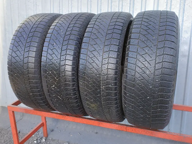 Комплект б/у шин 235/65 R17 Continental ContiVikingContact 6 SUV