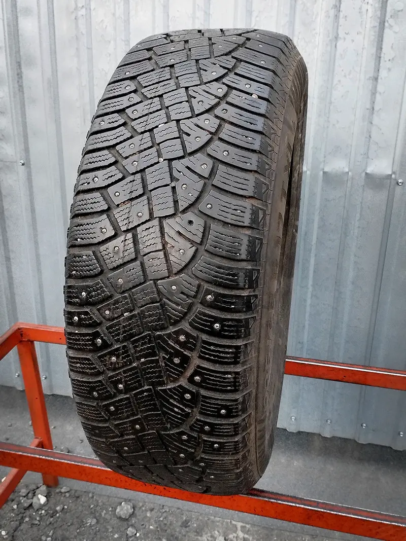 Б/у шина 235/65 R17 Continental IceContact 2 SUV