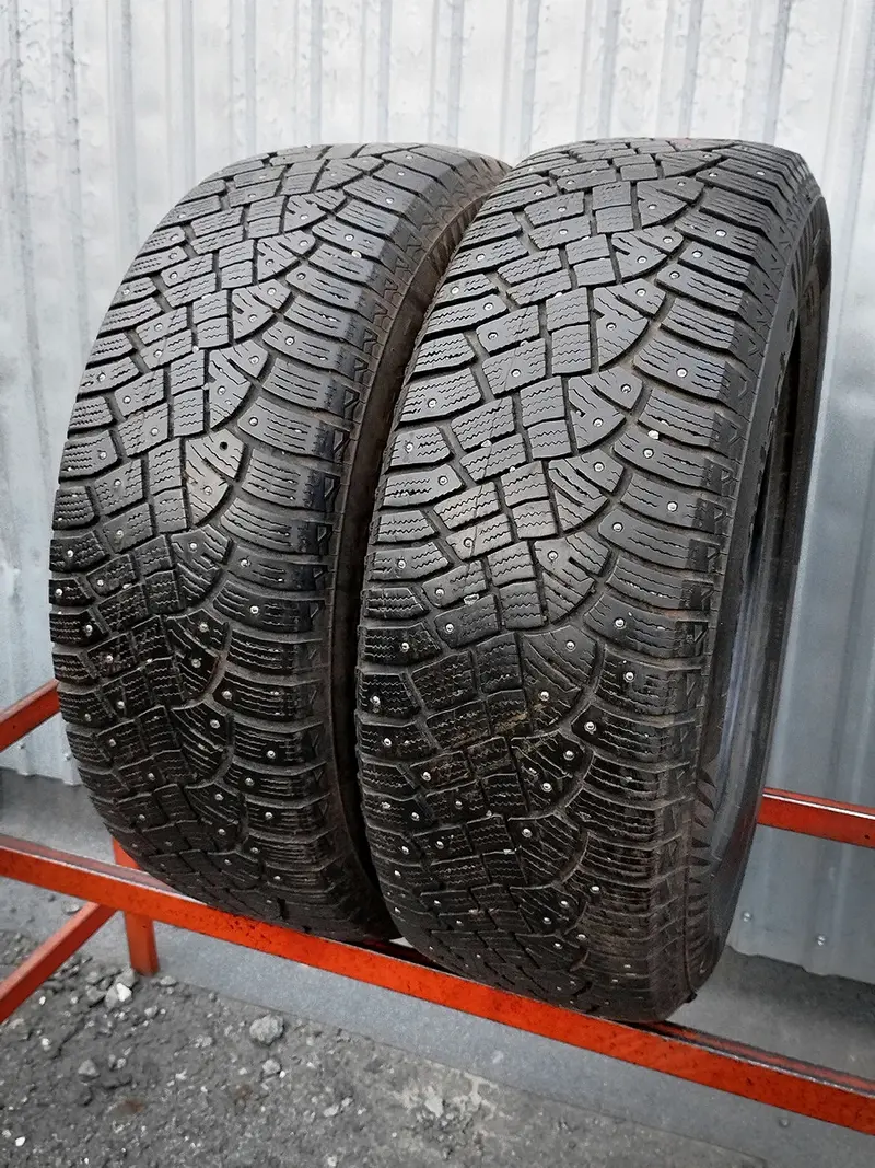 Пара б/у шин 235/65 R17 Continental IceContact 2 SUV