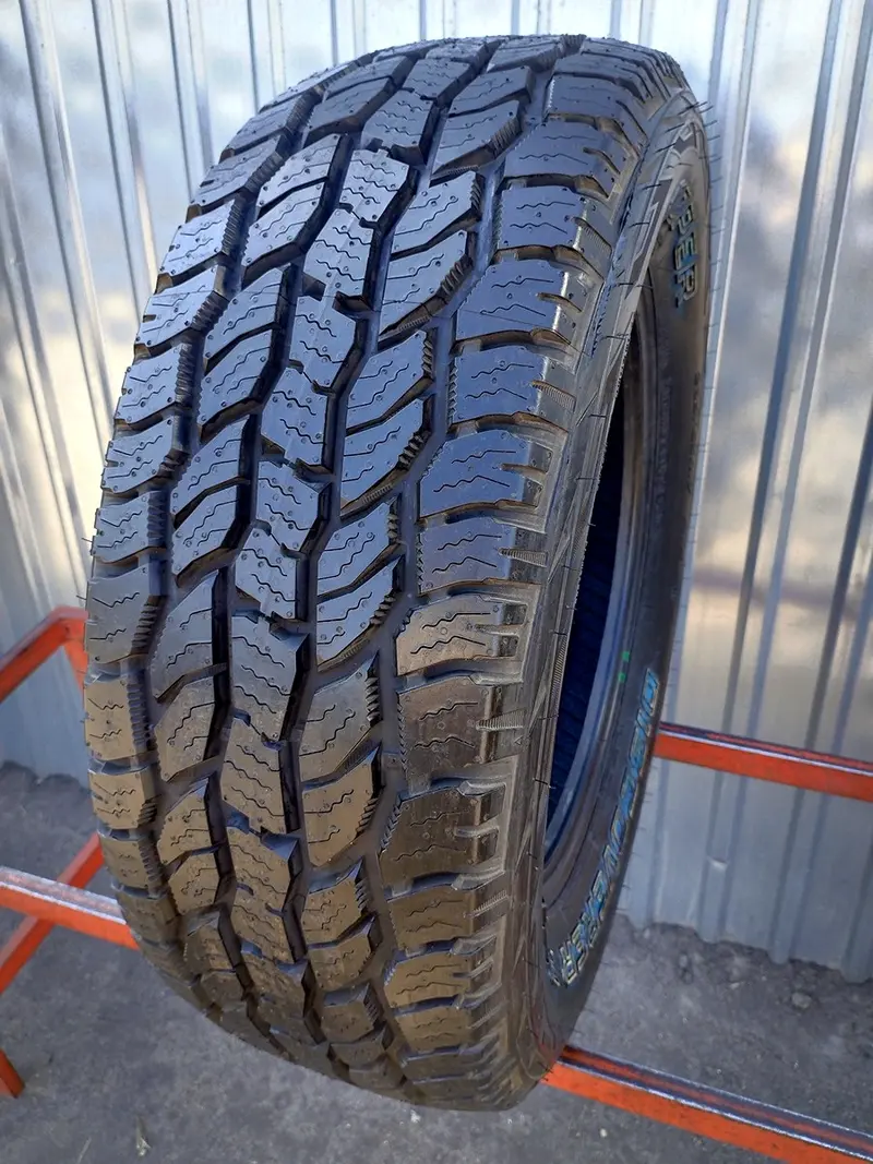 Б/у шина 235/65 R17 Cooper Discoverer AT3 Sport 2