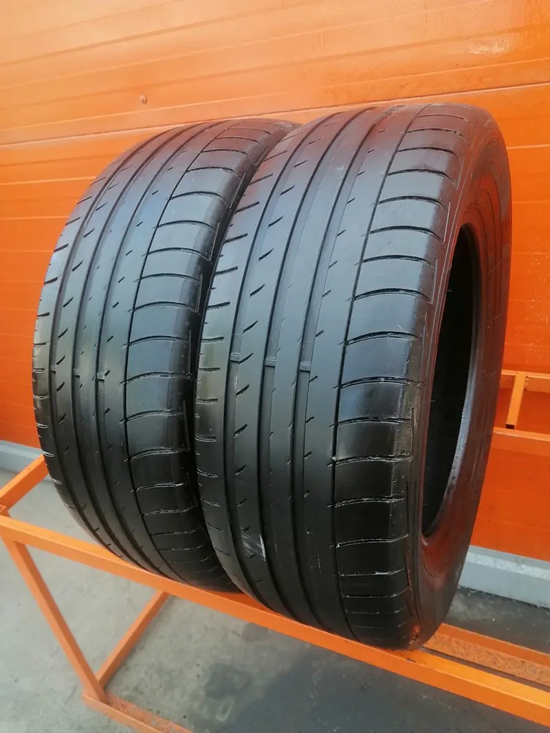 Пара б/у шин 235/65 R17 Dunlop SP Quattromaxx