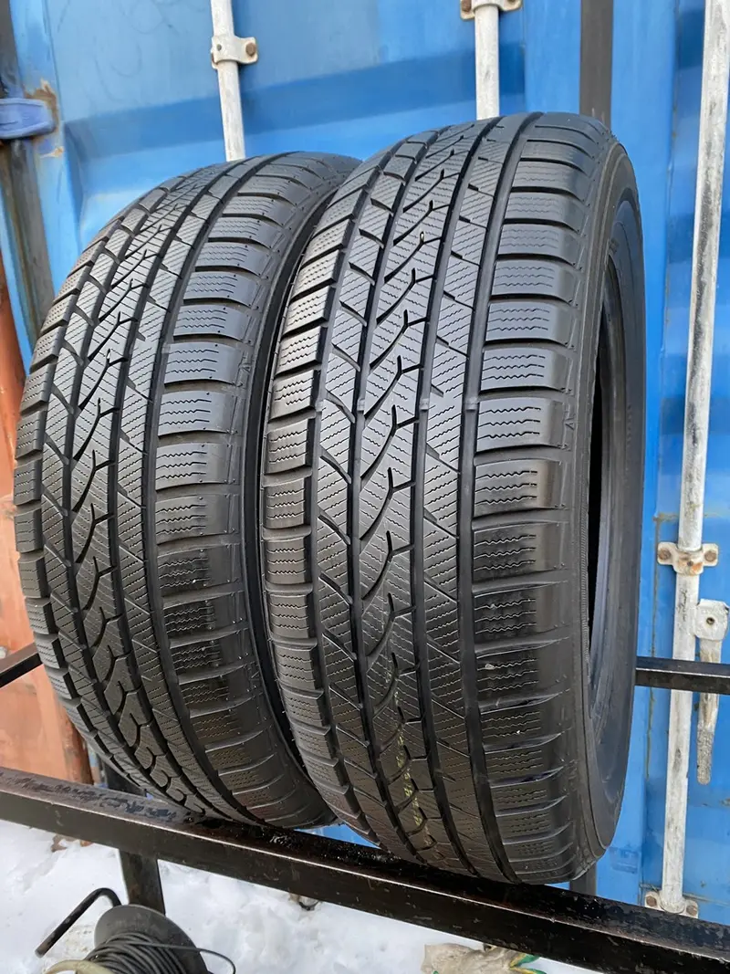 Пара б/у шин 235/65 R17 Falken Eurowinter HS-439