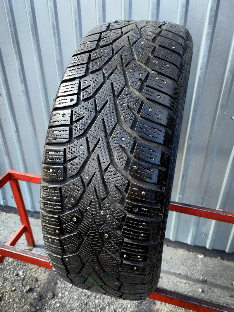 Б/у шина 235/65 R17 Gislaved Nord Frost 100