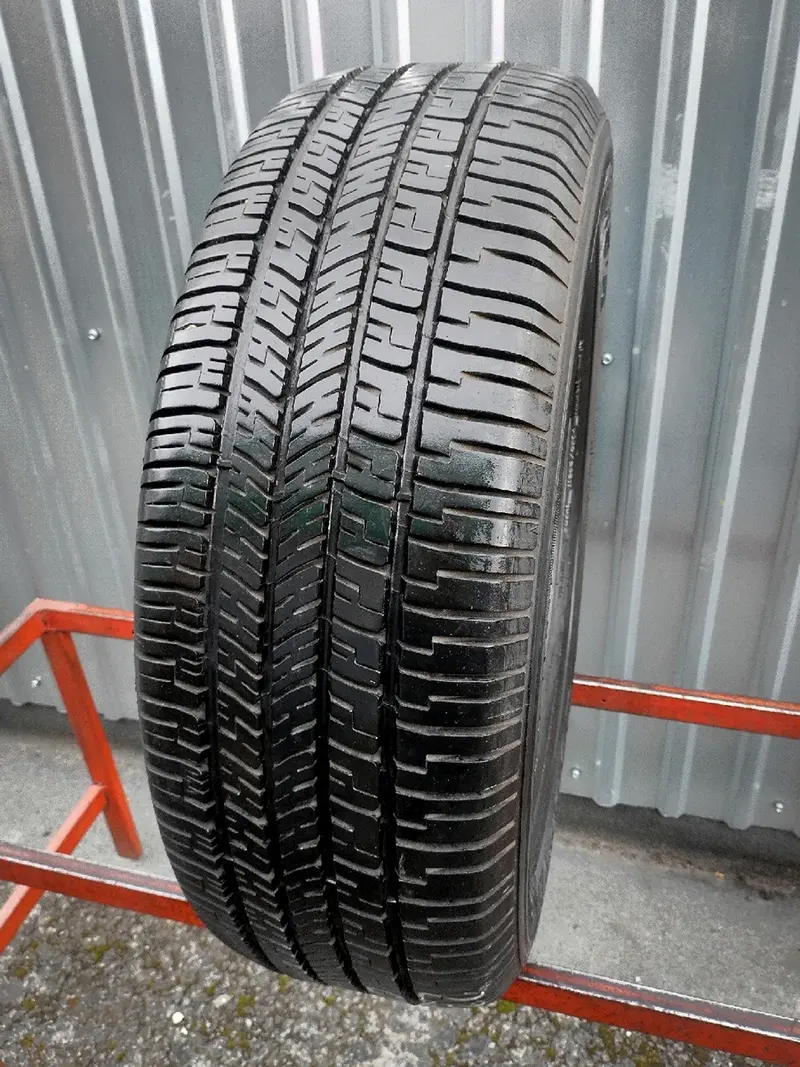 Б/у шина 235/65 R17 Goodyear Eagle RS-A