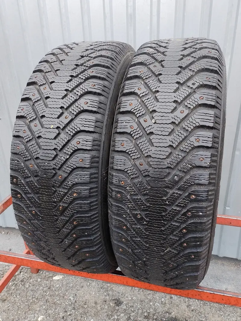 Пара б/у шин 235/65 R17 Goodyear Ultra Grip 500