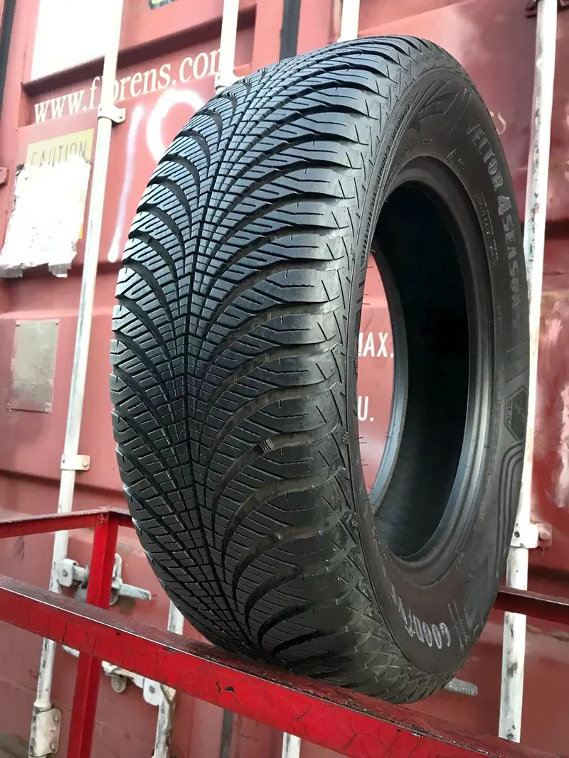 Б/у шина 235/65 R17 Goodyear Vector 4Seasons Gen-2