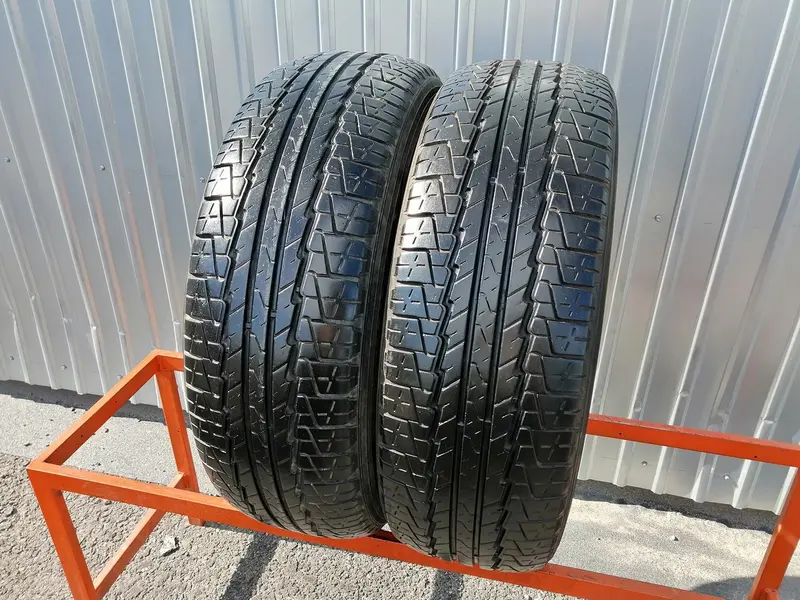 Пара б/у шин 235/65 R17 Kumho Road Venture ST, фото 1
