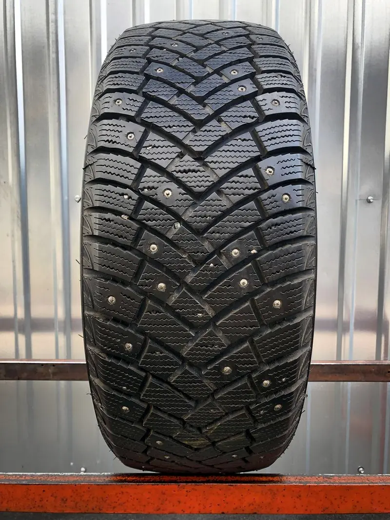 Б/у шина 235/65 R17 Leao Winter Defender