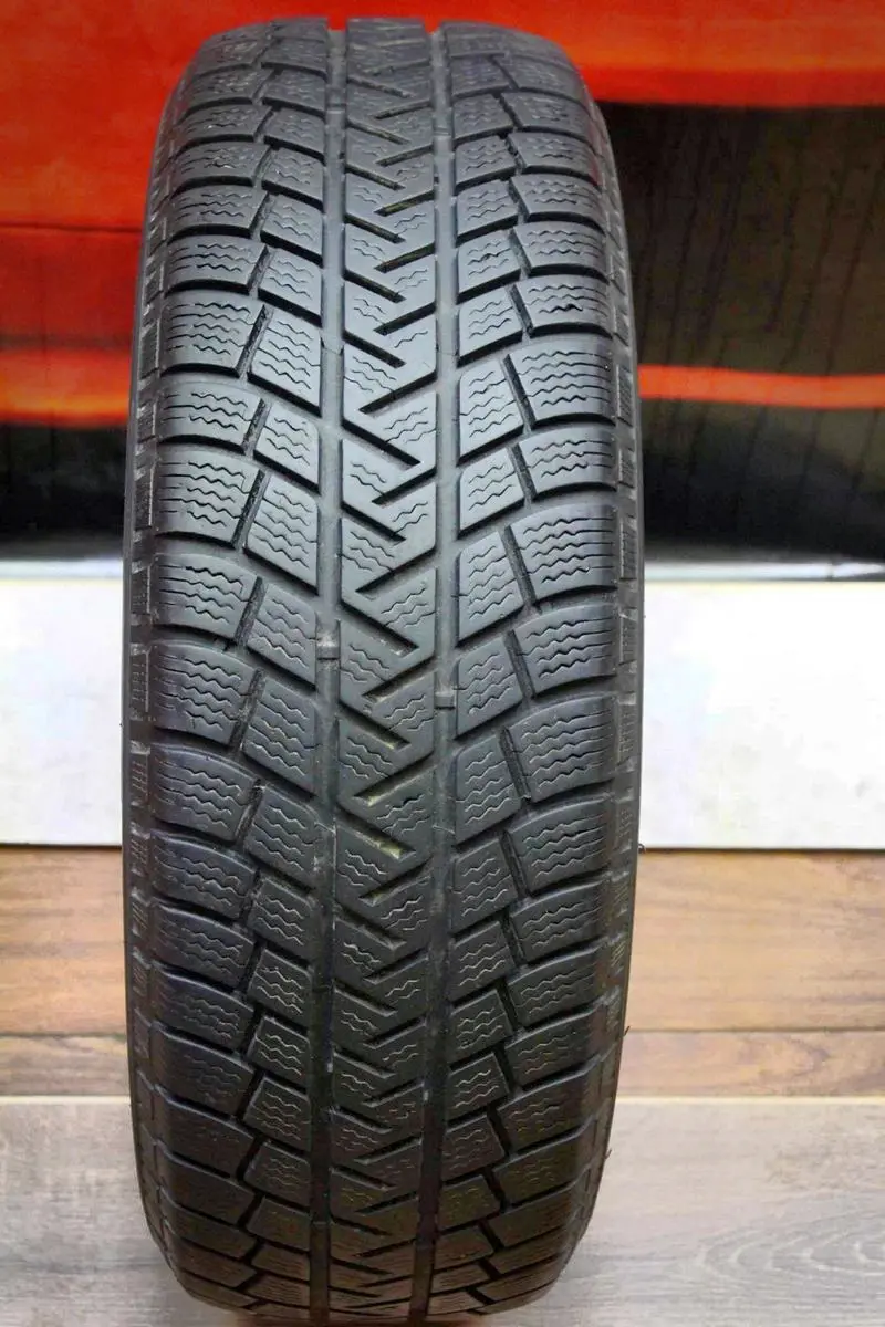Б/у шина 235/65 R17 Michelin Latitude Alpin, фото 1