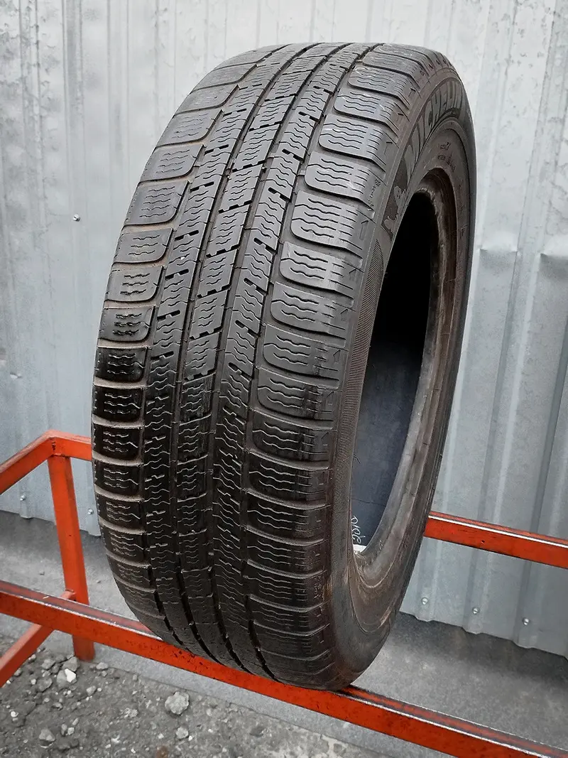 Б/у шина 235/65 R17 Michelin Latitude Alpin HP