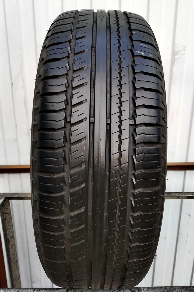 Б/у шина 235/65 R17 Nokian HT SUV