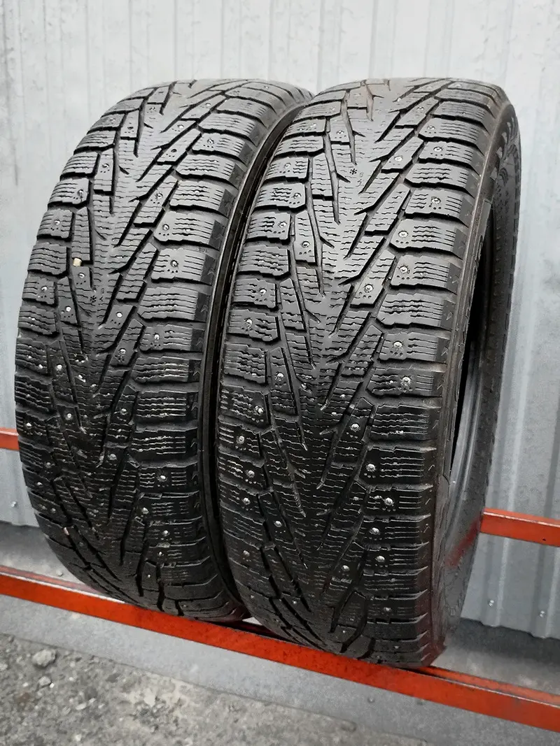 Пара б/у шин 235/65 R17 Nokian Hakkapeliitta 7 SUV