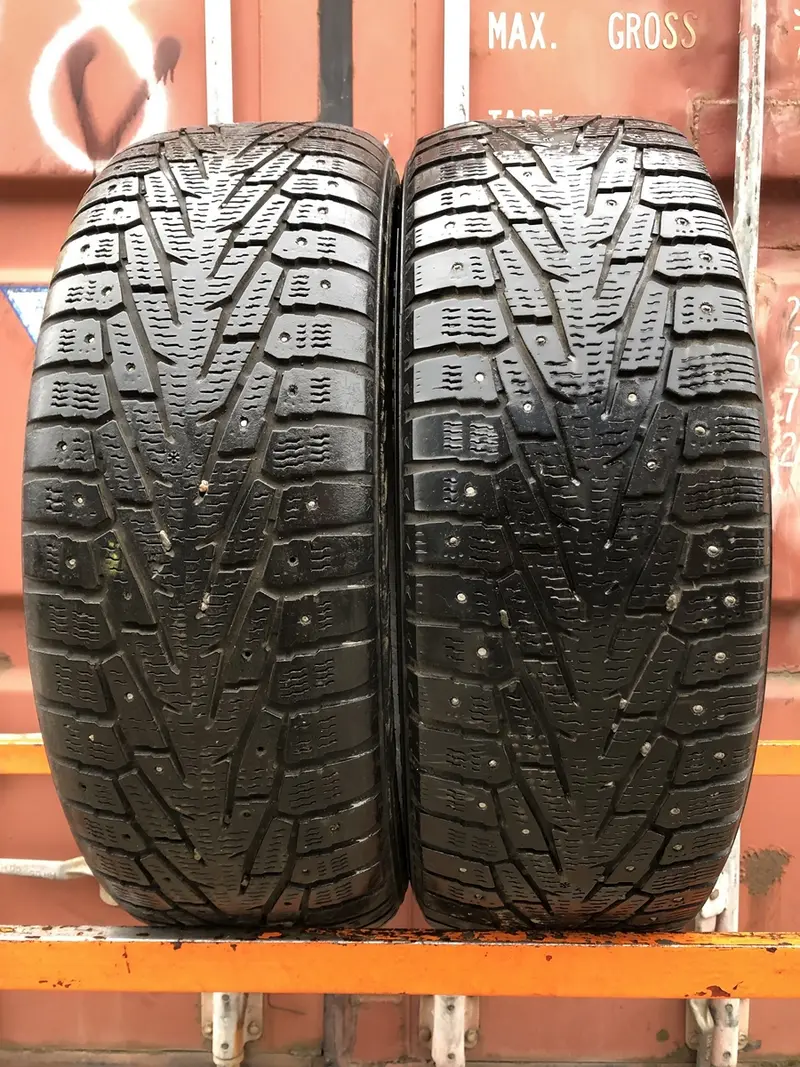 Пара б/у шин 235/65 R17 Nokian Hakkapeliitta 7 SUV