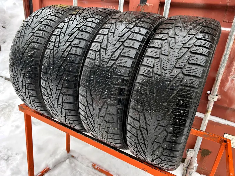 Комплект б/у шин 235/65 R17 Nokian Hakkapeliitta 7 SUV