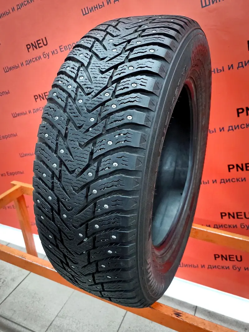 Б/у шина 235/65 R17 Nokian Hakkapeliitta 8 SUV