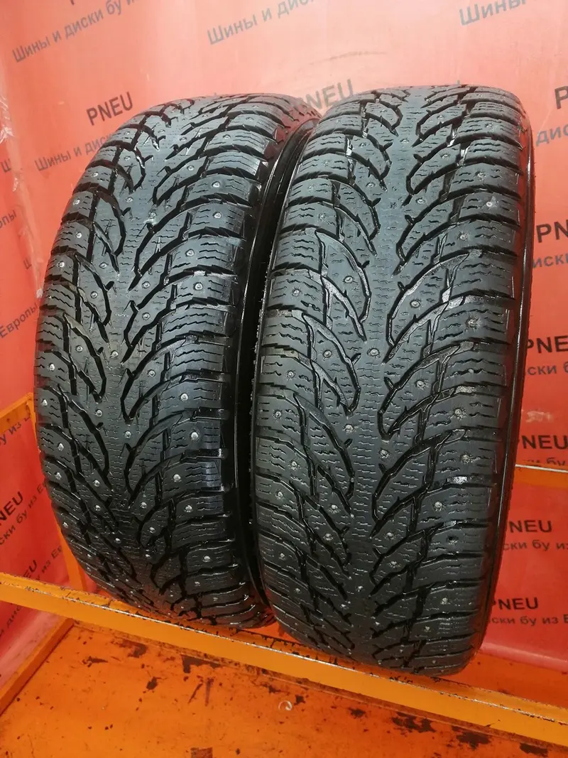 Пара б/у шин 235/65 R17 Nokian Hakkapeliitta 9