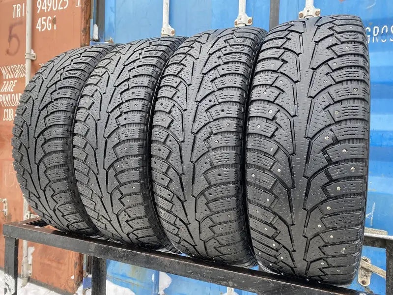 Комплект б/у шин 235/65 R17 Nokian Hakkapeliitta SUV 5