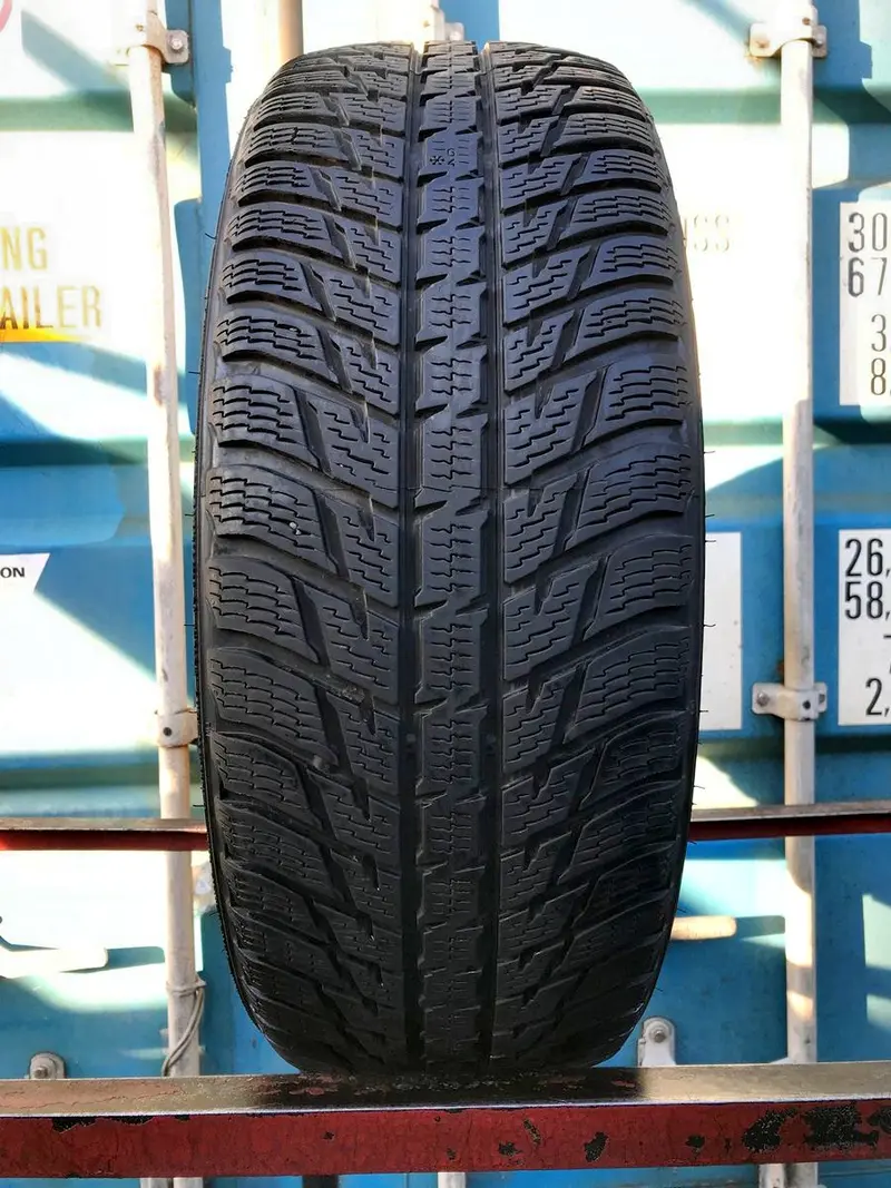 Б/у шина 235/65 R17 Nokian WR SUV 3