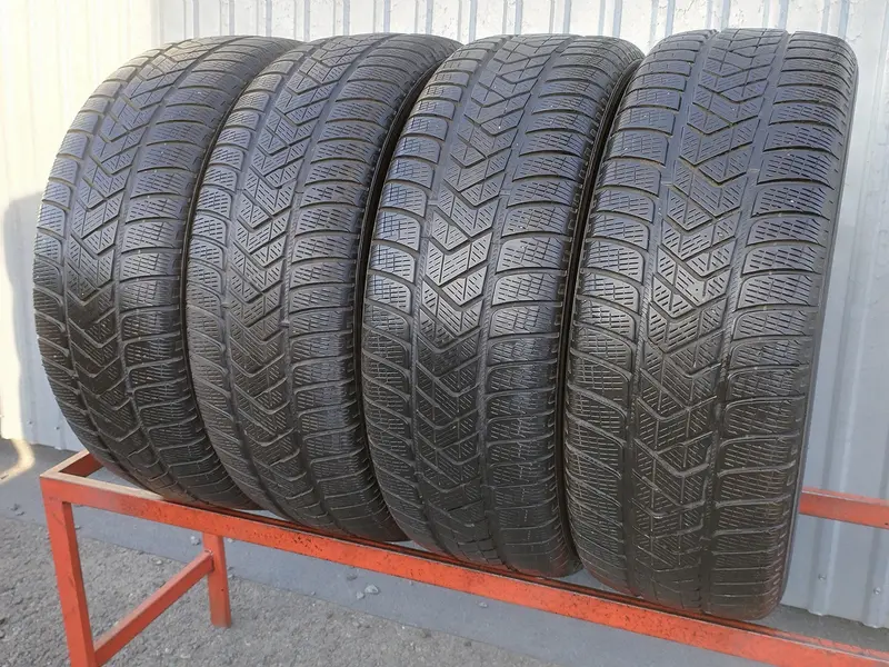 Комплект б/у шин 235/65 R17 Pirelli Scorpion Winter