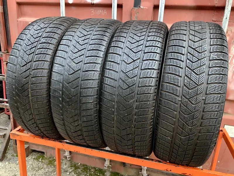 Комплект б/у шин 235/65 R17 Pirelli Scorpion Winter