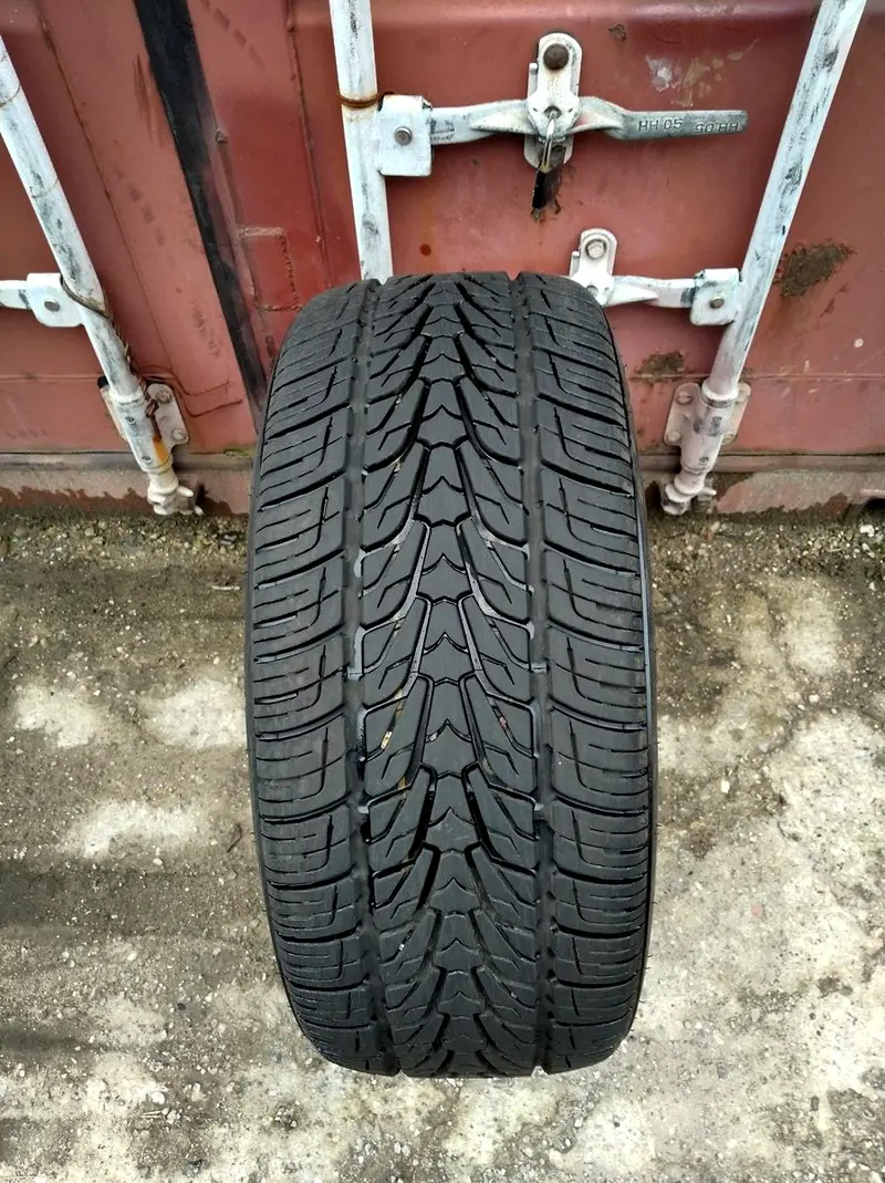 Б/у шина 235/65 R17 Roadstone Roadian HP